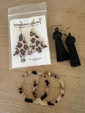 Leopard Print Tree Dangle Earrings - Beige/Black